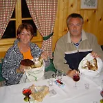 Haus Dorfer Panzió Mariapfarr