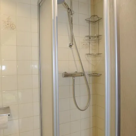 Haus Dorfer Bed & Breakfast 3*