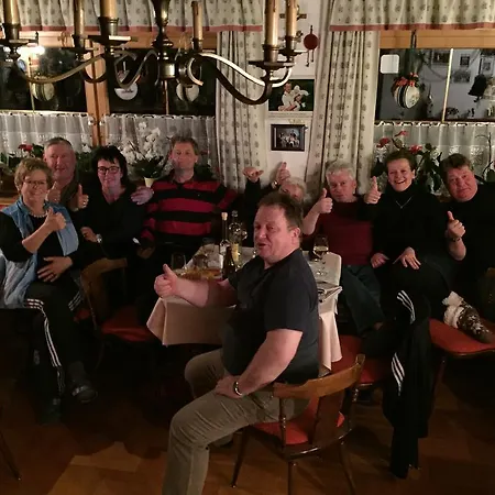 Haus Dorfer Couette-café