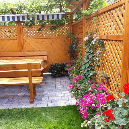 Haus Dorfer Bed & Breakfast 3*